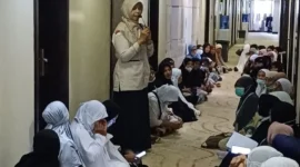 Jemaah perempuan Kloter 14 Embarkasi Padang mendapat pembekalan Fikih Haid jelang puncak ibadah haji. (Foto: Humas Kemenhaj Sumbar)
