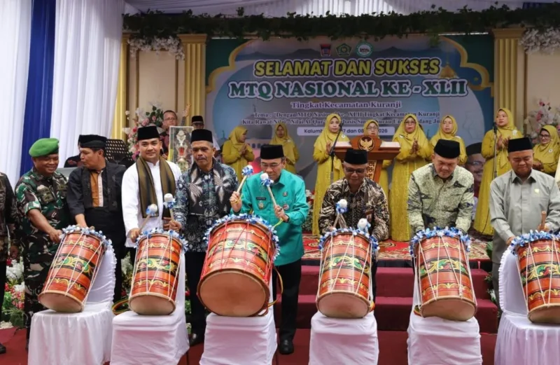 Wakil Wali Kota Padang, Maigus Nasir membuka MTQ ke-42 tingkat Kecamatan Kuranji di halaman Kantor Camat Kuranji, Rabu (6/5/2026). (Foto: Prokopim Padang)