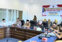 Bupati Pasbar Yulianto memimpin Rapat Koordinasi Persiapan dan Pembentukan Panitia Pilwana 2026 di Auditorium Kantor Bupati Pasbar, Senin (18/5). (Foto: Diskominfo Pasbar)