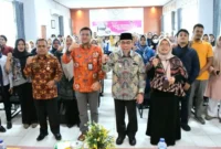 Wakil Wali Kota Padang Maigus Nasir membuka Workshop Peningkatan Kompetensi Operator ATS Kelurahan se-Kota Padang di Ruang Suhaimi Kantor Disdikbud Padang, Kamis (21/5/2026). (Foto: Pemko Padang)