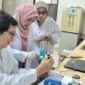 Tim Riset saat mengembangkan dua prototipe alat deteksi DNA babi portable. (Foto: Ist/Kemenag)