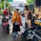 Petugas Satpol PP Padang mengamankan PMKS pada Sabtu (9/5/2026). (Foto: Humas Satpol PP Padang)