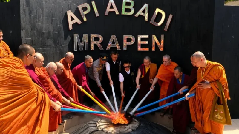 Prosesi pengambilan Api Dharma dari Sumber Api Alam Mrapen di Desa Manggar Mas, Kecamatan Godong, Kabupaten Grobogan, Jawa Tengah, Jumat (29/5/2026). (Foto: Ist/Kemenag)