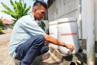 Tim Juri Padang Rancak Award 2026 melihat inovasi warga di Kompleks Palimo Indah, Kelurahan Cupak Tangah. (Foto: Diskominfo Padang)