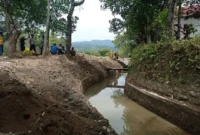 Dinas PUPR mempercepat pemulihan infrastruktur irigasi pascabencana. Targetkan pengerjaan fisik dimulai Juli 2026. (Foto: Diskominfo Padang)