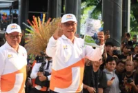 Menteri LH/Kepala BPLH, Moh. Jumhur Hidayat bersama Gubernur DKI Jakarta Pramono Anung meresmikan gerakan program “Jaga Jakarta Bersih, Pilah Sampah”. (Foto: KLH/BPLH)