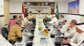 Pertemuan PPIH Arab Saudi dengan pihak dapur penyedia konsumsi jemaah di Madinah, Kamis (7/5/2026). (Foto: Kemenhaj)
