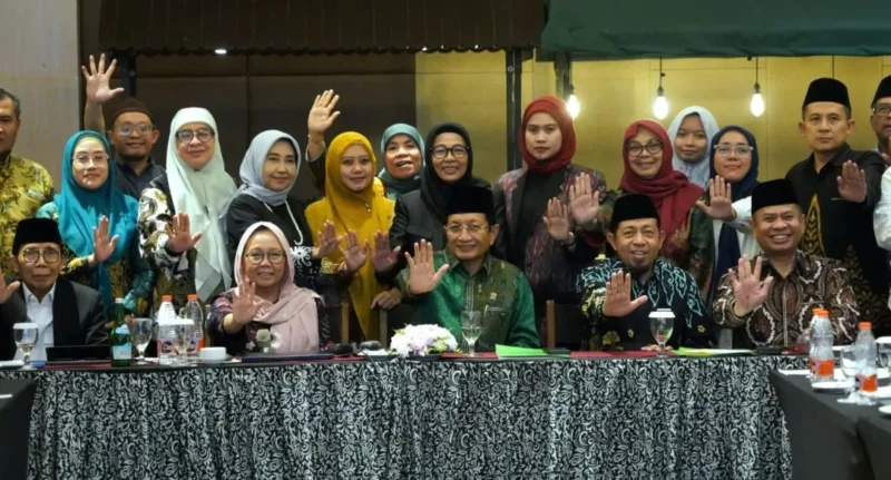 Menag Nasaruddin Umar saat kegiatan Strategi Komunikasi Pesantren Ramah Anak yang digelar Direktorat Pendidikan Diniyah dan Pondok Pesantren di Jakarta. (Foto: Kemenag)