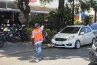 Dishub Padang mengingatkan masyarakat dan wisatawan untuk waspada terhadap praktik parkir liar selama libur panjang akhir pekan. (Foto: Diskominfo Padang)