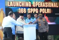 Presiden Prabowo Subianto melakukan groundbreaking 10 Gudang Ketahanan Pangan Polri serta meluncurkan operasional 166 SPPG Polri 2026 di Tuban, Sabtu (16/5/2026). (Foto: BPMI Setpres)