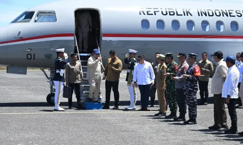 Presiden Prabowo Subianto mendarat di Pulau Miangas pada Sabtu (9/5/2026) sekitar pukul 10.30 waktu setempat. (Foto: Setkab RI) 
