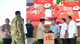 Presiden Prabowo Subianto saat meresmikan operasional 1.061 KDKMP di Kabupaten Nganjuk, Jawa Timur, Sabtu (16/5/2026). (Foto: BPMI Setpres)