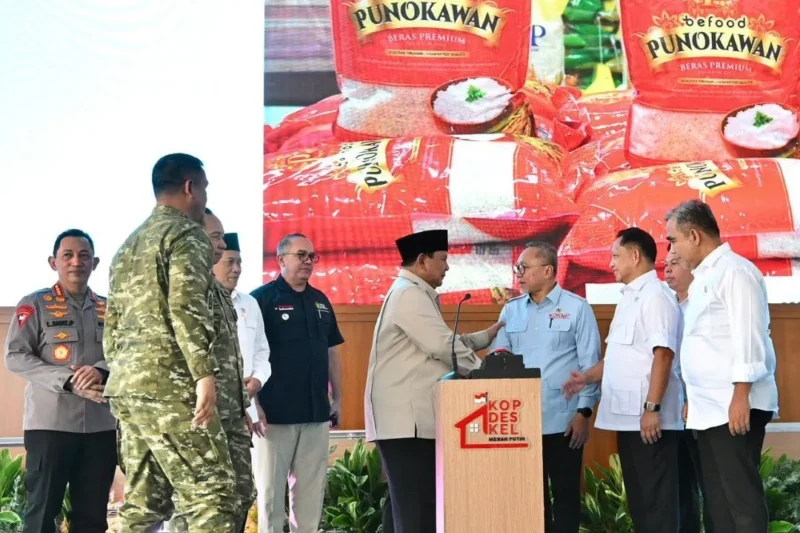 Presiden Prabowo Subianto saat meresmikan operasional 1.061 KDKMP di Kabupaten Nganjuk, Jawa Timur, Sabtu (16/5/2026). (Foto: BPMI Setpres)