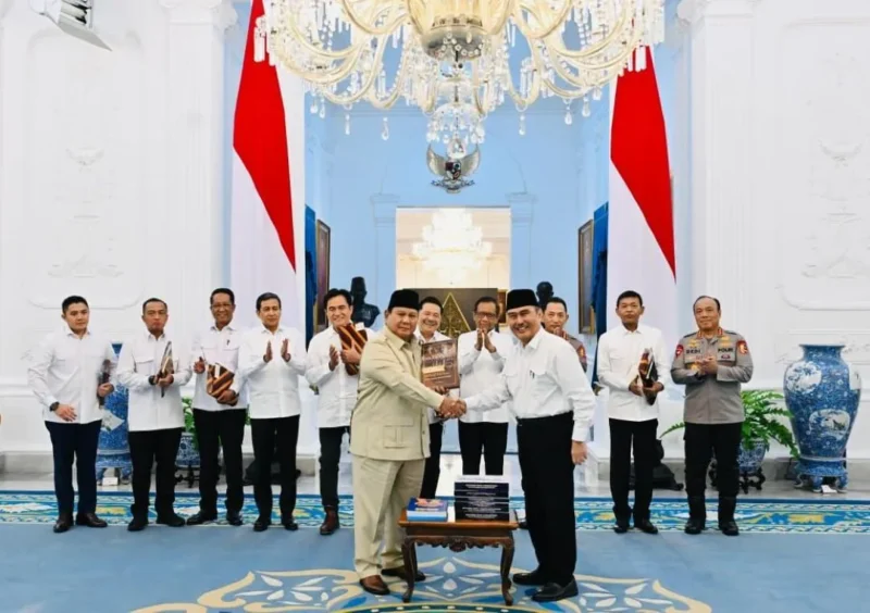 Presiden Prabowo Subianto menerima Komisi Percepatan Reformasi Polri (KPRP) di Istana Merdeka, Jakarta, Selasa (5/5/2026). (Foto: BPMI Setpres)