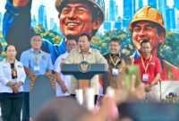 Presiden Prabowo Subianto saat peringatan Hari Buruh Internasional di Lapangan Silang Monumen Nasional, Jumat (1/5/2026). (Foto: BPMI Setpres)