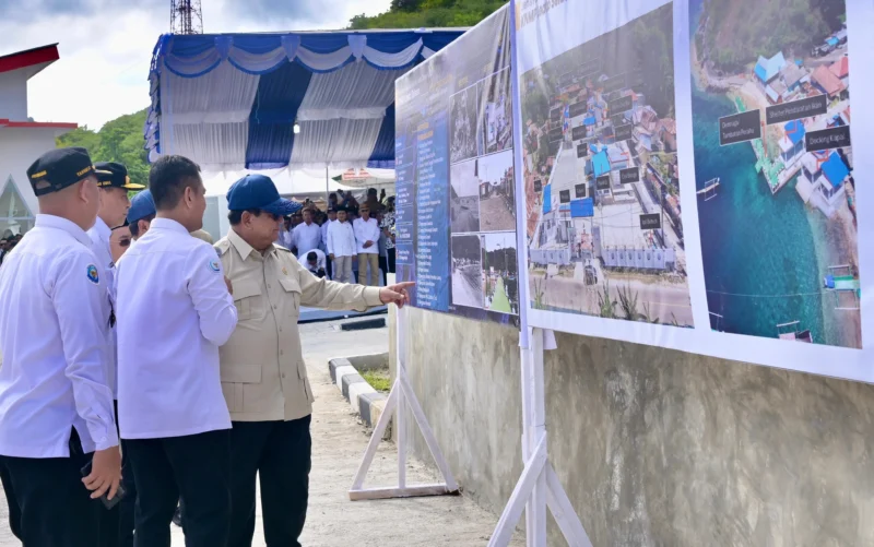 Presiden Prabowo Subianto saat meninjau Kampung Nelayan Merah Putih di Kelurahan Leato Selatan, Kota Gorontalo, Sabtu (9/5/2026). (Foto: BPMI Setpres)