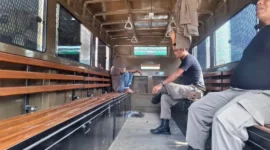 Petugas Satpol PP Padang membawa pria yang diduga ODGJ ke RSJ untuk mendapat penanganan medis lebih lanjut. (Foto: Humas Satpol PP Padang)