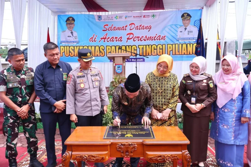 Wali Kota Payakumbuh Zulmaeta meresmikan gedung baru Puskesmas Padang Tinggi Piliang. (MC Payakumbuh)