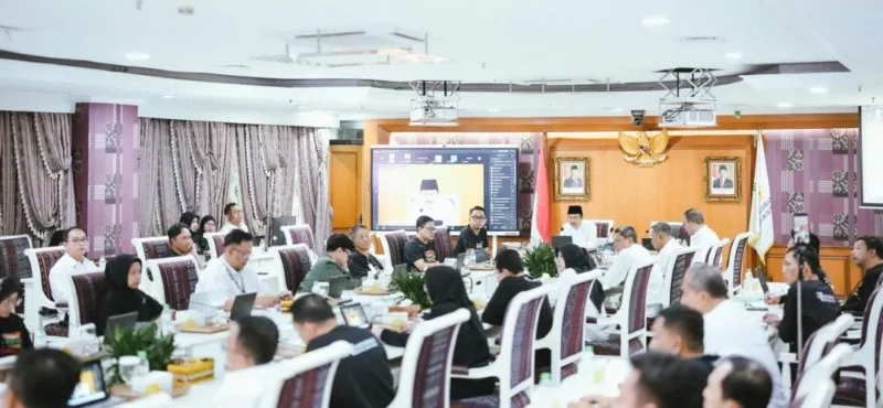 Menteri Sosial Saifullah Yusuf (Gus Ipul) memimpin Rapat Dinas di Kantor Kementerian Sosial, Jakarta Pusat, Senin (18/5/2026). (Foto: Kemensos)