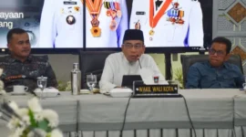 Wakil Wali Kota Padang Maigus Nasir memimpin Rapat Pembahasan Master Plan Penanganan Drainase Kota Padang di Gedung Putih Rumah Dinas Wali Kota, Jumat (22/5/2026). (Foto: Pemko Padang)
