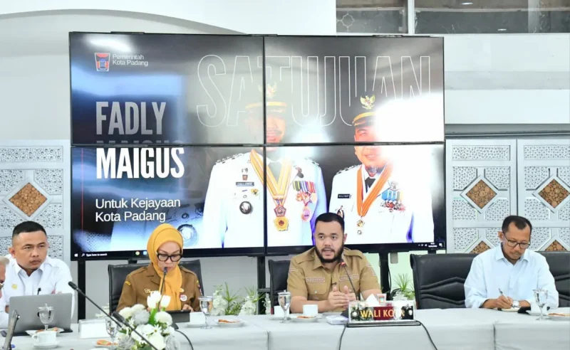 Persiapan tersebut dibahas dalam rapat yang dipimpin Rapat Persiapan HJK Padang ke-357 di Gedung Putih Kediaman Resmi Wali Kota Padang, Selasa (19/5/2026). (Foto: Pemko Padang)