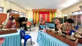 Siswa SMPN 7 Padang intensifkan berlatih jelang FLS3N Kota Padang 2026. (Foto: Diskominfo Padang)
