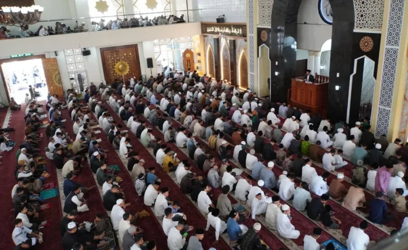 Pemko Padang Panjang menggelar Salat Iduladha 1447 Hijriah di Masjid Agung Manarul ‘Ilmi Islamic Centre, Rabu (27/5/2026). (Foto: Kominfo Padang Panjang)