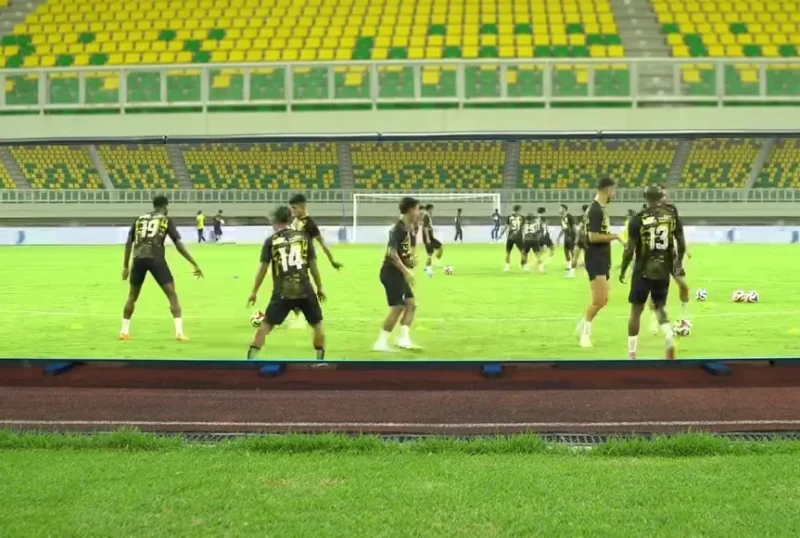 Pemain Semen Padang FC saat latihan di Banten International Stadium, Serang. (Foto: IG Semen Padang FC)
