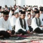 Bupati Solsel Khairunas mengikuti Shalat Iduladha 1447 H di halaman Kantor Bupati Solsel, Rabu (27/5/2026). (Foto: Humas Pemkab Solsel)