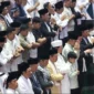 Suasana Salat Iduladha 1447 H di Masjid Istiqlal, Jakarta. Tampak shaf depan Wakil Presiden Gibran Rakabuming Raka, Menag Nasaruddin Umar beserta para jajaran Pejabat Kabinet Merah Putih. (Foto: Jaya Perdhana/Kemenag)