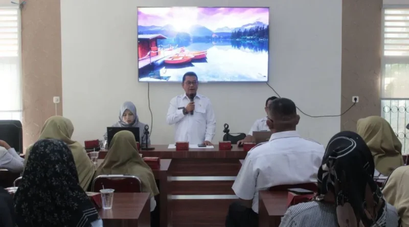 Kepala Dinas PKP Payakumbuh, Marta Minanda saat membuka sosialisasi BSPS di Aula Pertemuan Dinas PKP Payakumbuh, Rabu (13/5/2026). (Foto: MC Payakumbuh)