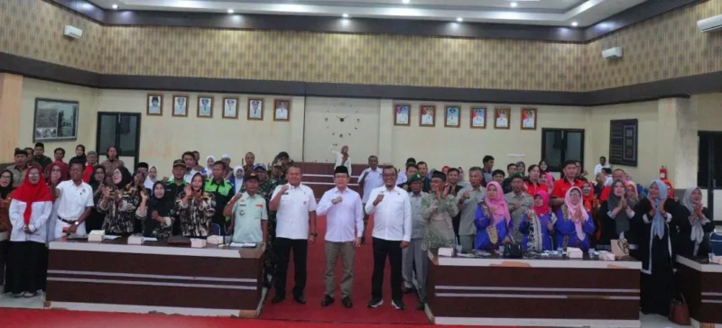 Wali Kota Payakumbuh, Zulmaeta membuka kegiatan Sosialisasi dan Penguatan Peran Ormas Tahun 2026 di Aula Josrizal Zain, Balaikota Payakumbuh, Rabu (6/5/2026). (Foto: MC Payakumbuh)