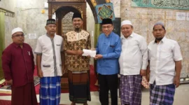 Wakil Wali Kota Padang Maigus Nasir dalam kegiatan Subuh Mubarakah di Masjid Baitul Makmur, Kelurahan Air Tawar Barat, Kecamatan Padang Utara, Sabtu (16/5/2026). (Foto: Prokopim Padang)