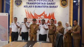Pemko Padang melalui Dinas PUPR mulai mematangkan langkah strategis untuk memperlebar akses jalan menuju Terminal Anak Air. (Foto: Diskominfo Padang)