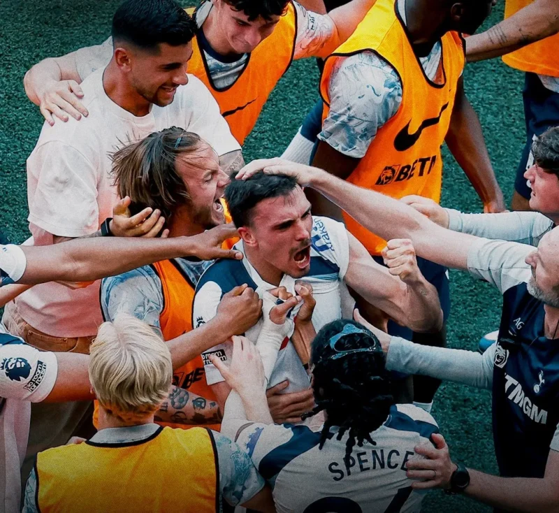 Tottenham Hotspur memastikan diri tetap bertahan di Premier League musim depan usai meraih kemenangan tipis 1-0 atas Everton pada laga pekan terakhir, Minggu (24/5/2026) malam WIB. (Foto: IG @