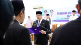 Wakil Bupati Tanah Datar, Ahmad Fadly, melantik 18 pejabat manajerial di lingkungan Pemkab Tanah Datar di Aula Kantor Bupati Tanah Datar, Jumat (22/5/2026). (Foto: Prokopim Tanah Datar)