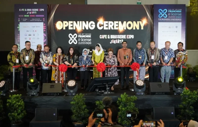 Wakil Menteri Perdagangan Dyah Roro Esti Widya Putri  membuka Franchise & License Expo Indonesia (FLEI) 2026 di JIExpo Kemayoran, Kamis (7/5). (Foto: Kemendag)
