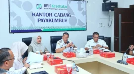 Wakil Wali Kota Elzadaswarman dalam Forum Komunikasi Monitoring dan Evaluasi Universal Health Coverage antara Pemko Payakumbuh dan BPJS Kesehatan Cabang Payakumbuh di kantor BPJS Kesehatan Payakumbuh, Kamis (6/5/2026). (Foto: MC Payakumbuh)
