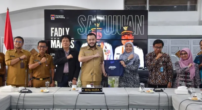 Wali Kota Padang Fadly Amran menggelar pertemuan dengan jajaran pimpinan ITP di Gedung Putih Rumah Dinas Wali Kota Padang, Selasa (19/5/2026). (Foto: Pemko Padang)