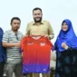 Wali Kota Padang, Fadly Amran menerima Ketua Pelaksana BOM Run 2026, Revdi Iwan Syahputra, bersama Ketua Harian PB Ikasmantri, Yulviadi Adek di Kediaman Resmi Wali Kota Padang, Senin (11/5/2026). (Foto: Prokopim Padang)