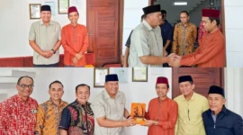 Wali Kota Pariaman, Yota Balad bertemu UAS di Rumah Omak, Rimbo Panjang, Kabupaten Kampar, Riau, Kamis (7/5). (Foto: Kominfo Pariaman)