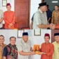 Wali Kota Pariaman, Yota Balad bertemu UAS di Rumah Omak, Rimbo Panjang, Kabupaten Kampar, Riau, Kamis (7/5). (Foto: Kominfo Pariaman)