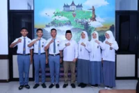 Wali Kota Payakumbuh Zulmaeta melepas calon Paskibraka ke propinsi di ruang kerjanya, Rabu (6/5/2026). (Foto: MC Payakumbuh)