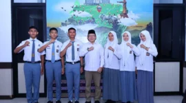 Wali Kota Payakumbuh Zulmaeta melepas calon Paskibraka ke propinsi di ruang kerjanya, Rabu (6/5/2026). (Foto: MC Payakumbuh)