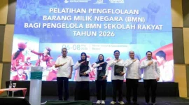 Wakil Menteri Sosial Agus Jabo Priyono saat menutup Pelatihan Pengelolaan BMN bagi Pengelola BMN Sekolah Rakyat Tahun 2026 di Bekasi, Jumat (8/5/2026). (Foto: Kemensos)