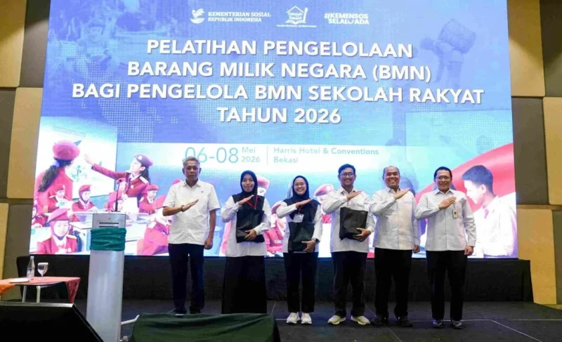 Wakil Menteri Sosial Agus Jabo Priyono saat menutup Pelatihan Pengelolaan BMN bagi Pengelola BMN Sekolah Rakyat Tahun 2026 di Bekasi, Jumat (8/5/2026). (Foto: Kemensos)