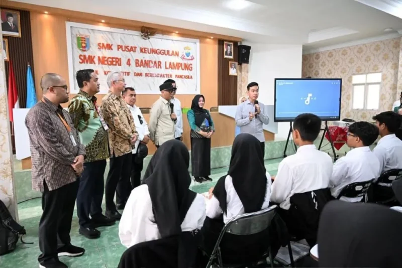 Wapres Gibran Rakabuming melakukan kunjungan kerja  di SMKN 4 Bandar Lampung pada Jumat (8/5/2026). (Foto: BPMI Setwapres)
