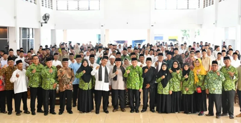 Wakil Wali Kota Padang, Maigus Nasir saat pelantikan Pengurus Ranting DMI Kelurahan se-Kota Padang periode 2026-2031 di Palanta Kediaman Resmi Wali Kota, Sabtu (9/5/2026). (Foto: Prokopim Padang)