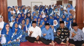 Wakil Wali Kota Padang, Maigus Nasir menghadiri pengajian bulanan BKMT Permata di Musala Nurul Jadid, Jalan Rambutan Nomor 17, Perumnas Belimbing, Kecamatan Kuranji, Minggu (17/5/2026). (Foto: Pemko Padang)