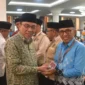Wakil Wali Kota Padang Maigus Nasir melepas 383 JCH Kota Padang Kloter 8 di Masjid Agung Nurul Iman, Jumat (1/5/2026). (Foto: Prokopim Padang)